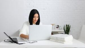 Read more about the article A Realistic Approach to Affiliate Marketing – What is Affiliate Marketing?